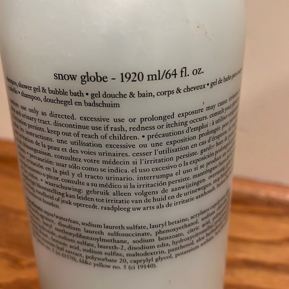 Philosophy Mega Size 64 oz Snow Glove Shower Gel, Shampoo & Bubble Bat - Picture 5 of 6